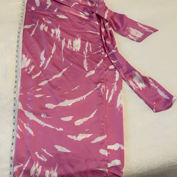 Gorgeous Vici Wrap Skirt - Picture 4 of 11